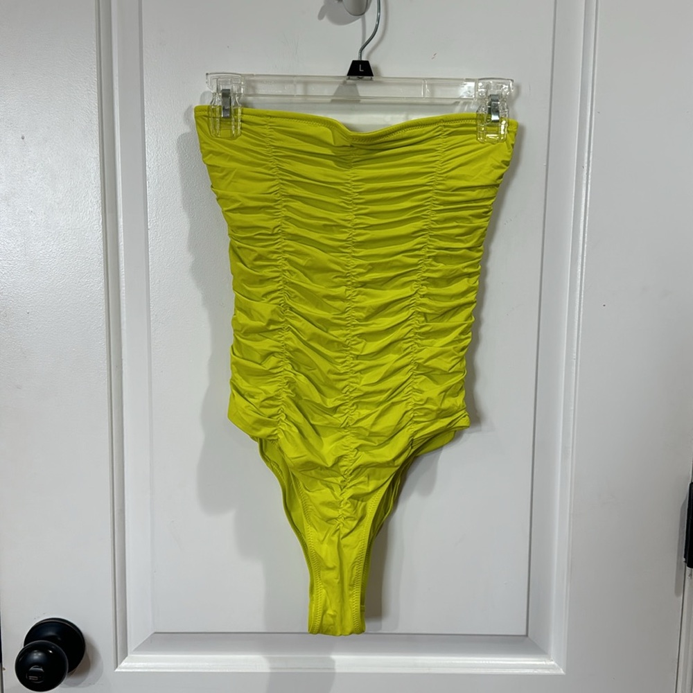 *NEW* ZARA STRAPLESS NEON YELLOW RUCHED ONE PIECE SWIM SUIT SMALL - Picture 3 of 8
